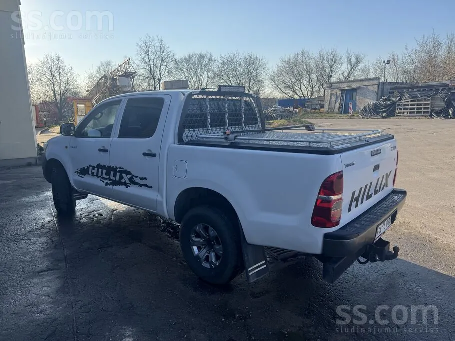 Toyota Hilux 2013 photo 3