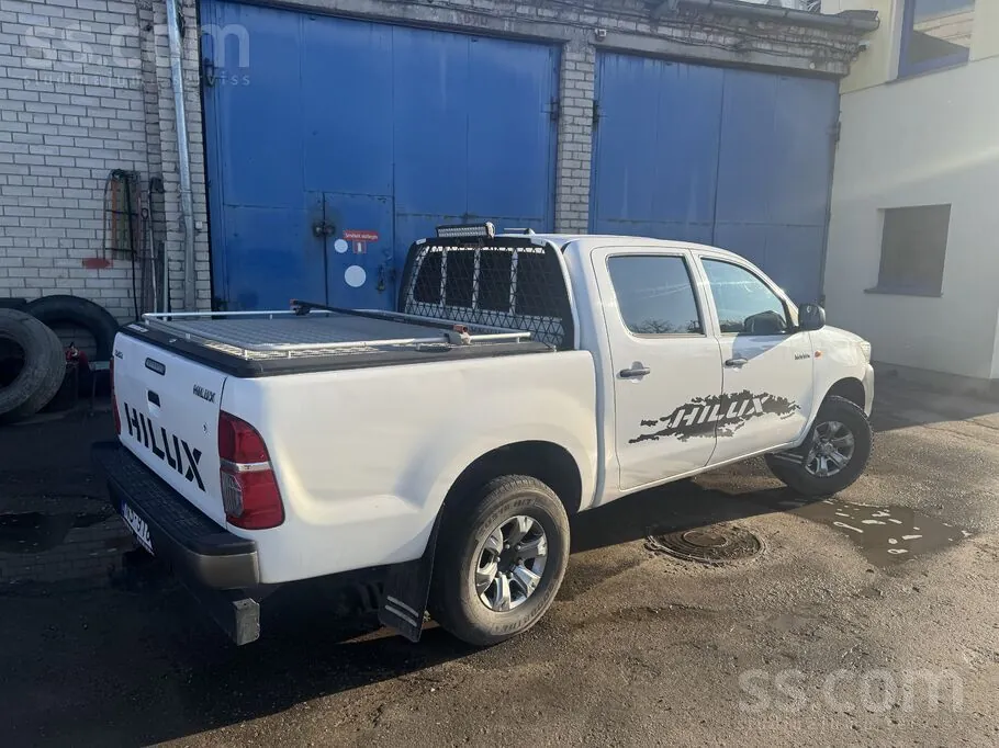 Toyota Hilux 2013 photo 4