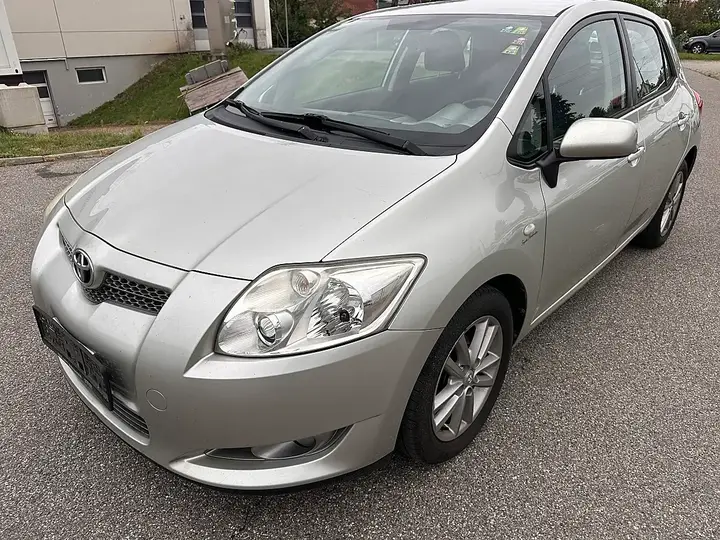 Toyota Auris 2008 photo 2