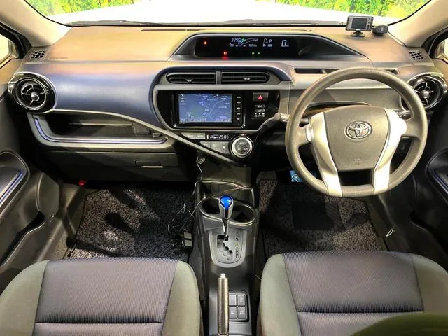 Toyota Aqua S 2015 photo 2