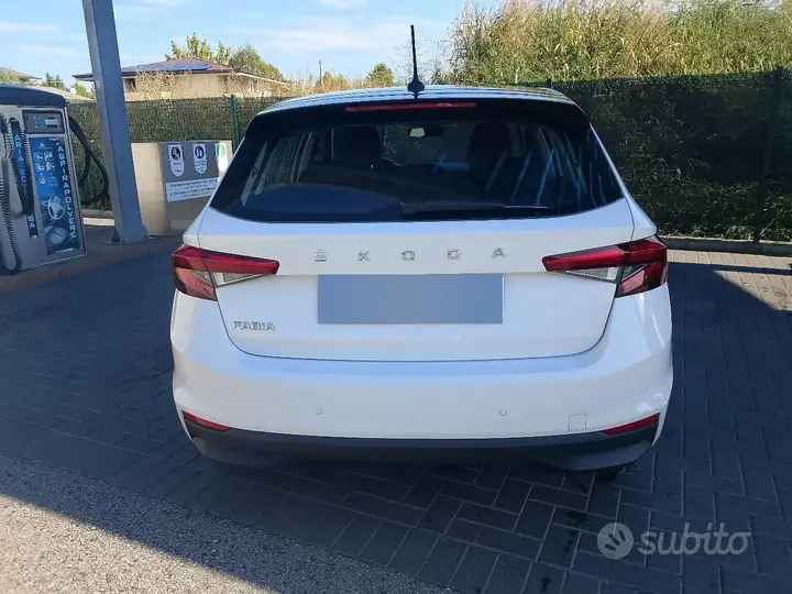 Skoda Fabia 2023 photo 3