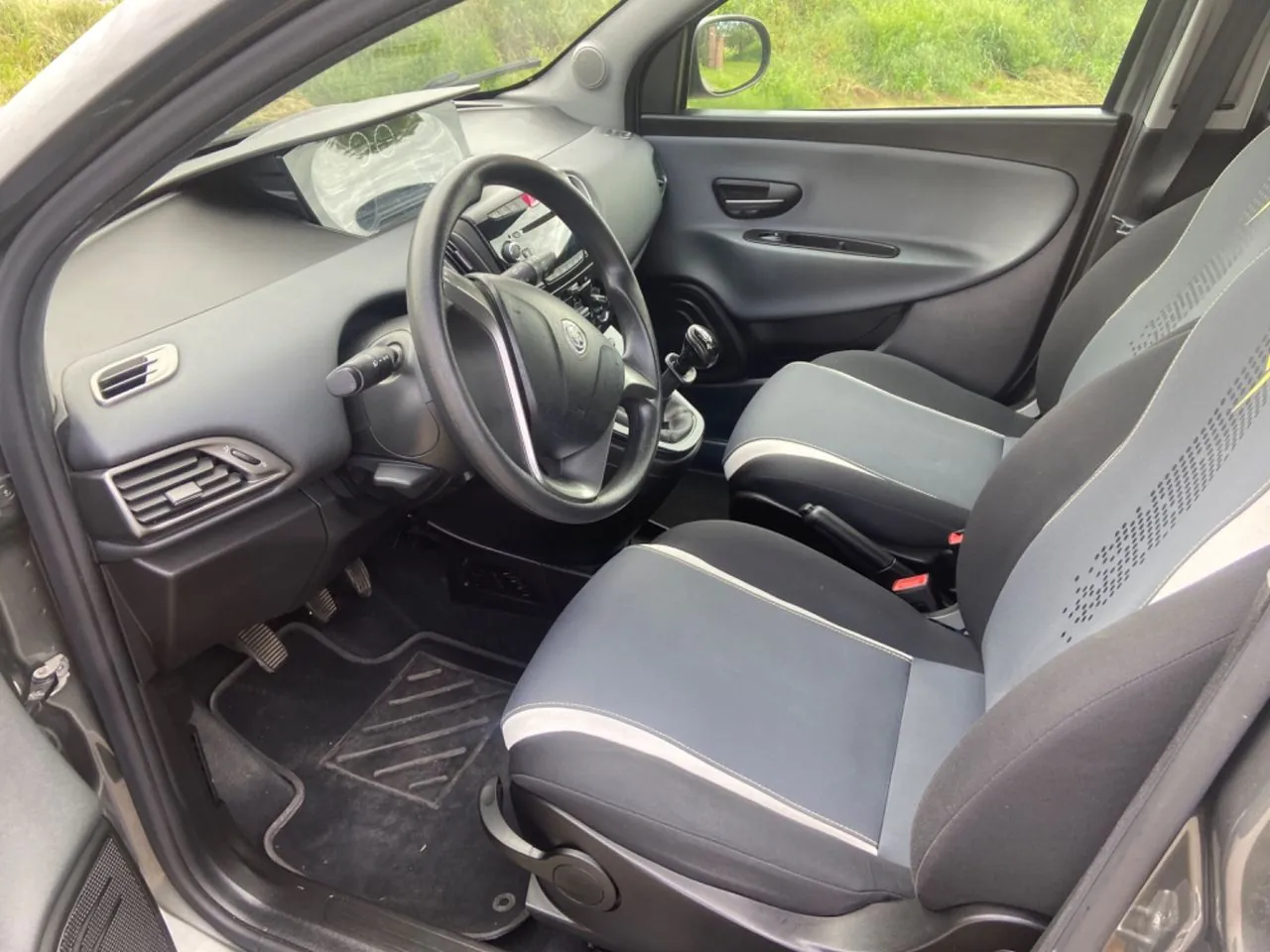 Lancia Ypsilon 2015 photo 5