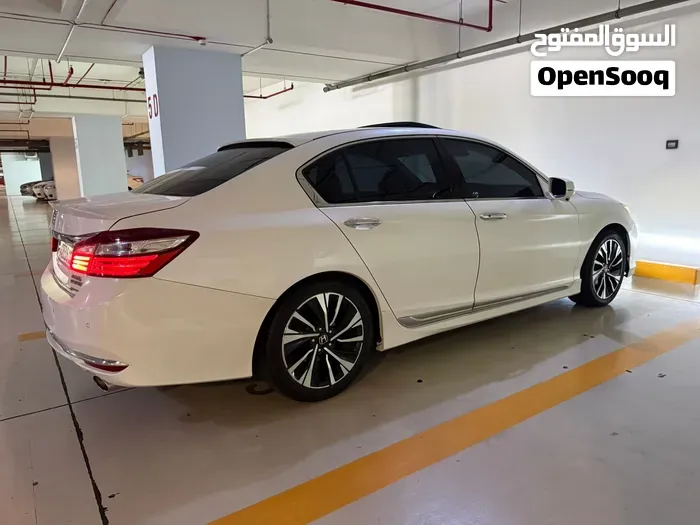 Honda Accord 2017 photo 2