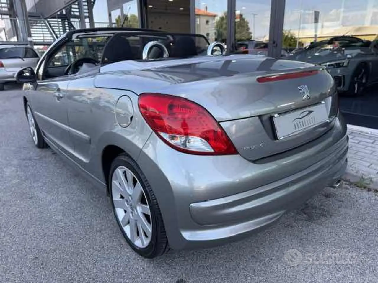 Peugeot 207 2010 photo 3