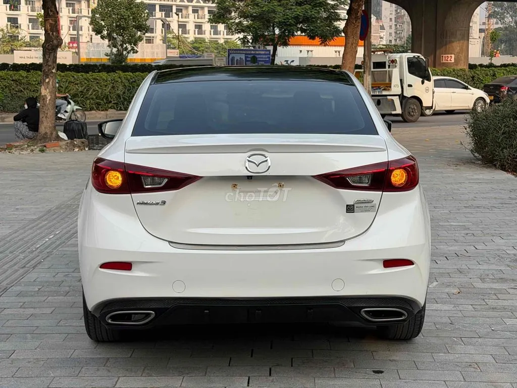 Mazda 3 2018 photo 2