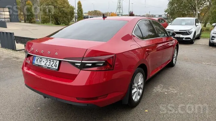 Skoda Superb 2020 photo 5