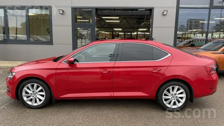 Skoda Superb 2020 photo 2