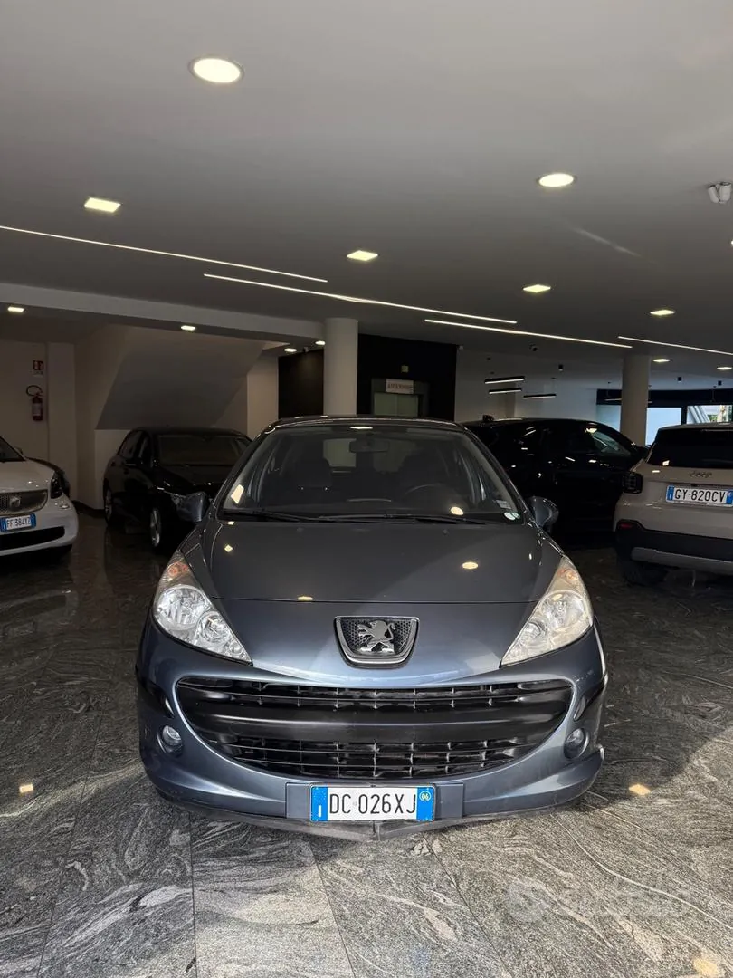 Peugeot 207 2006 photo 2