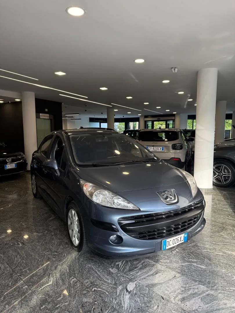 Peugeot 207 2006 photo 3