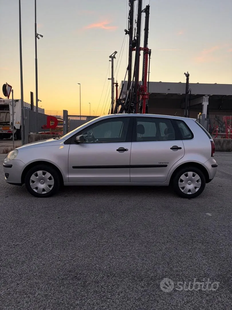 Volkswagen Polo 2008 photo 3