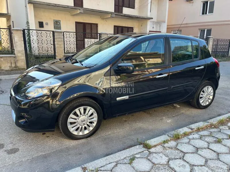 Renault Clio 2009 photo 3
