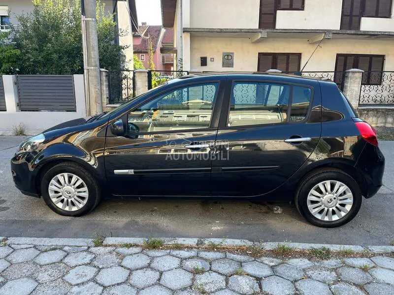 Renault Clio 2009 photo 4