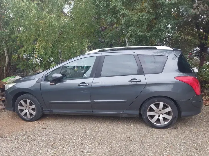 Peugeot 308 2011 photo 3