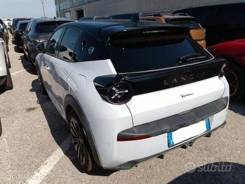 Lancia Ypsilon 2025 photo 2