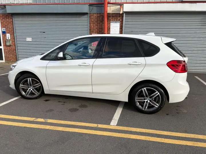 BMW 2 Series Active Tourer 2016 photo 2