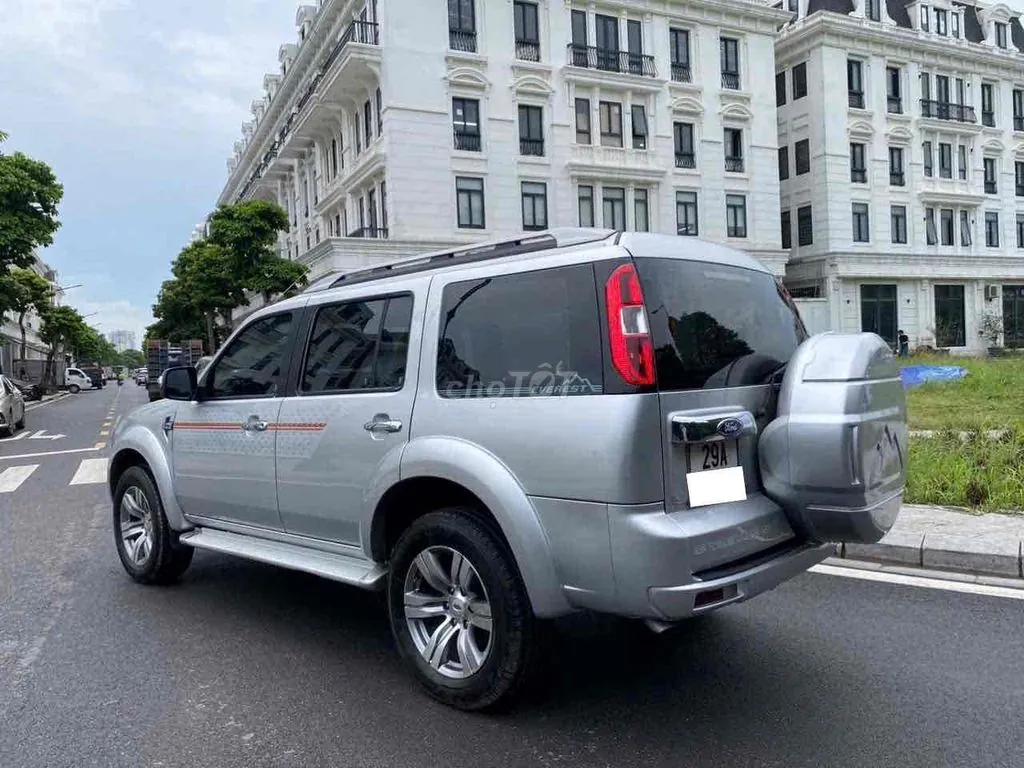 Ford Everest 2012 photo 3