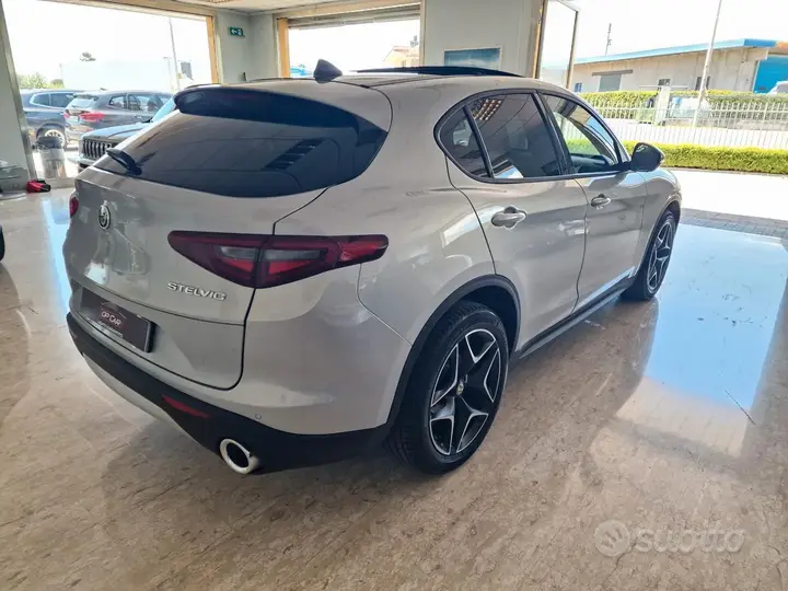 Alfa Romeo Stelvio 2021 photo 3