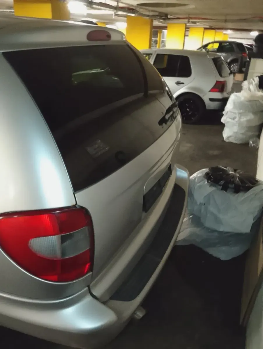 Chrysler Voyager 2005 photo 2