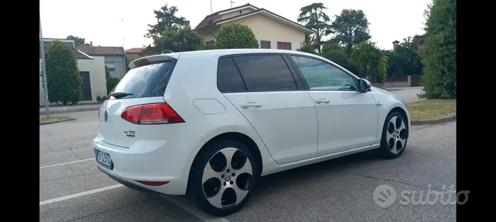 Volkswagen Golf 2015 photo 3