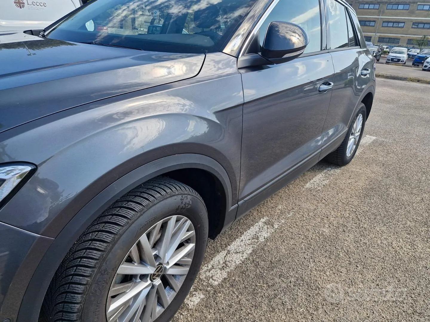 Volkswagen T-Roc 2023 photo 3