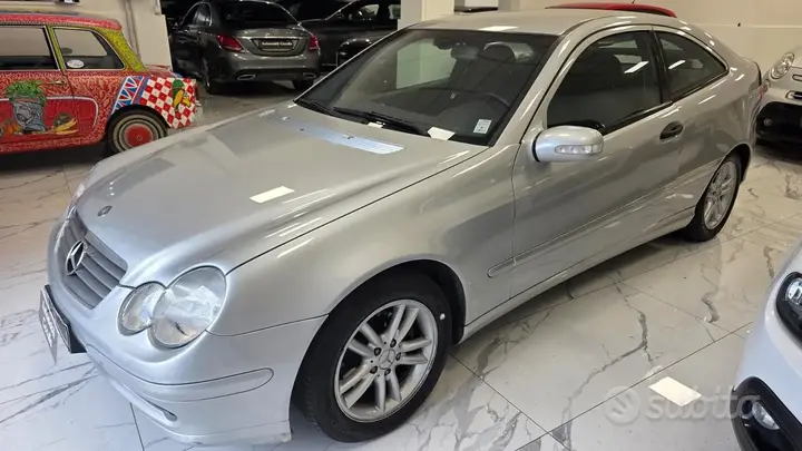 Mercedes-Benz C 220 Sport Coupe 2004 photo 4