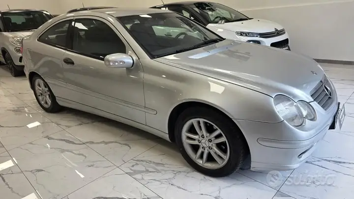 Mercedes-Benz C 220 Sport Coupe 2004 photo 3