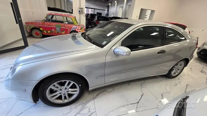 Mercedes-Benz C 220 Sport Coupe 2004 photo 5