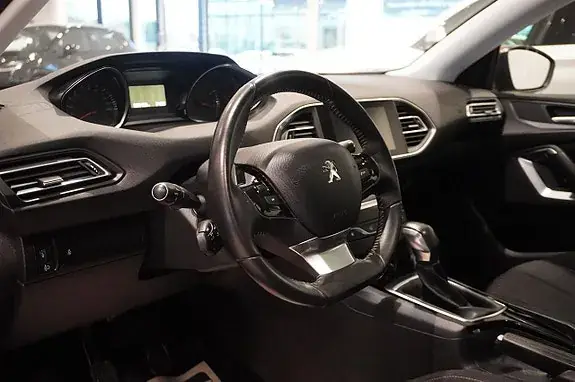 Peugeot 308 2013 photo 2
