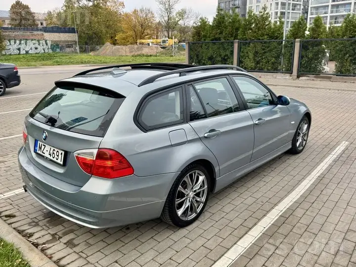 BMW 318 2006 photo 4