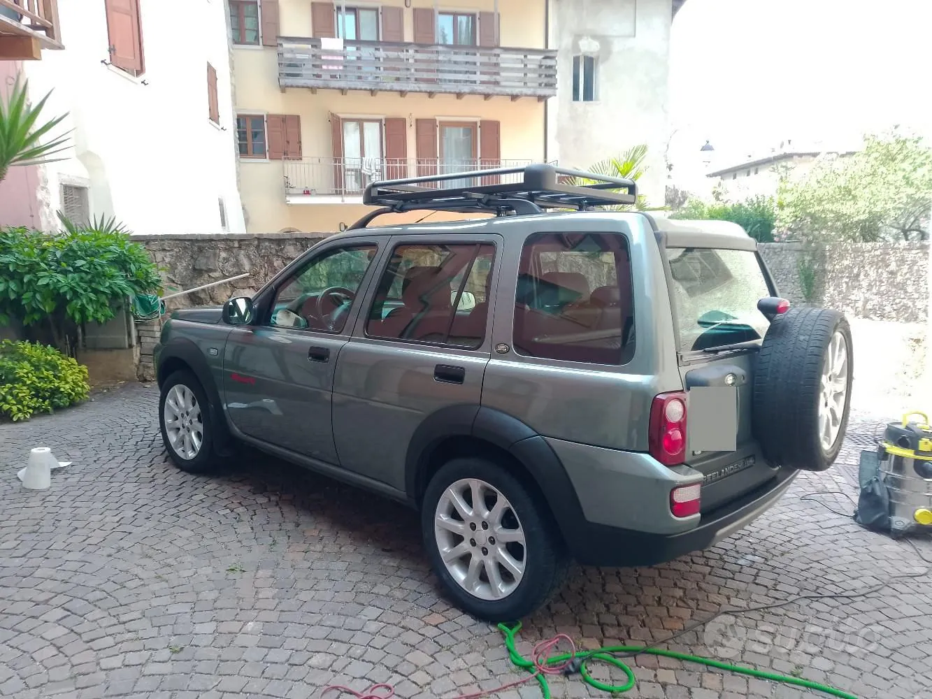 Land Rover Freelander 2004 photo 2