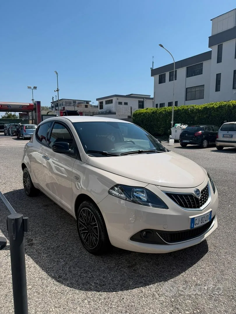 Lancia Ypsilon 2022 photo 4