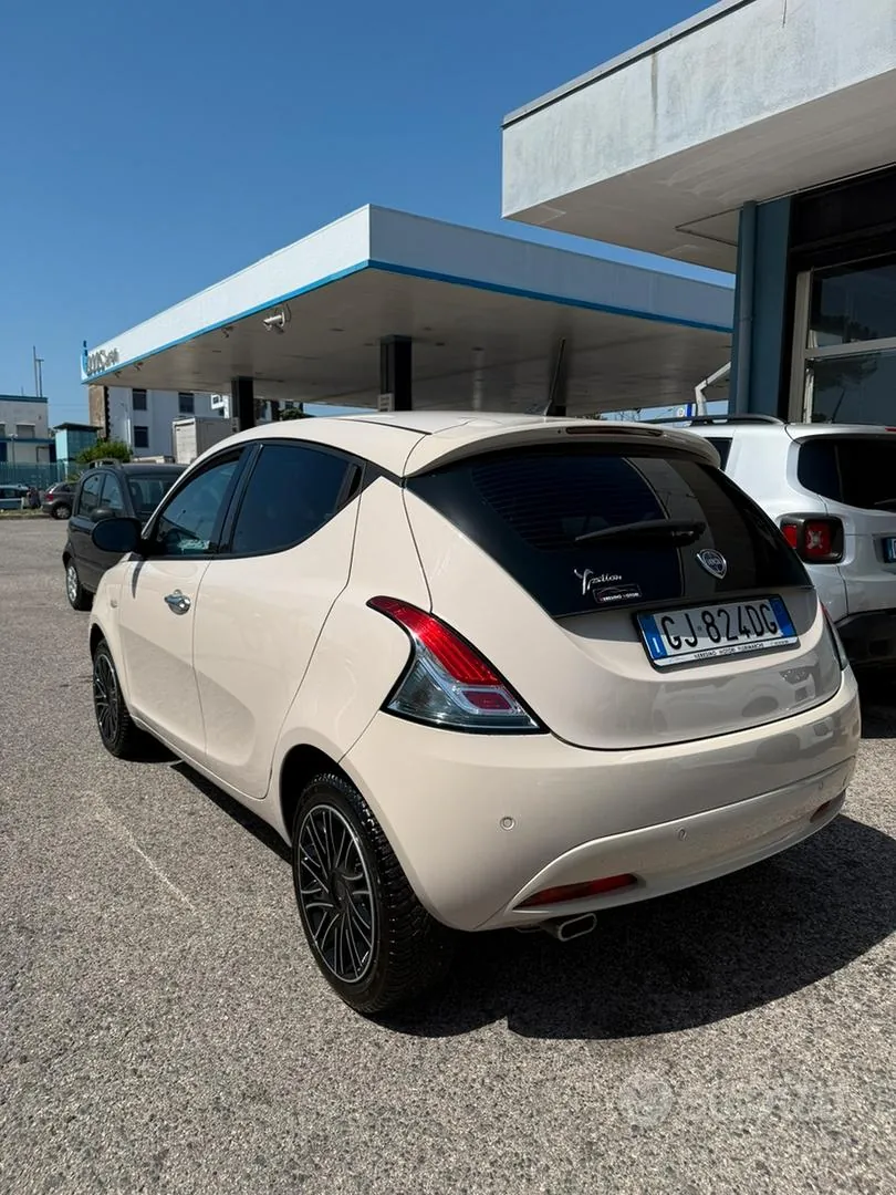 Lancia Ypsilon 2022 photo 5