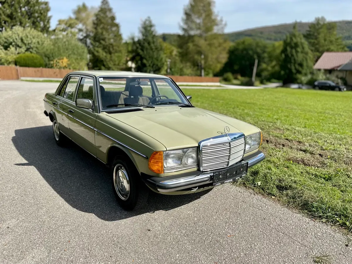 Mercedes-Benz E-Class 1984 photo 2
