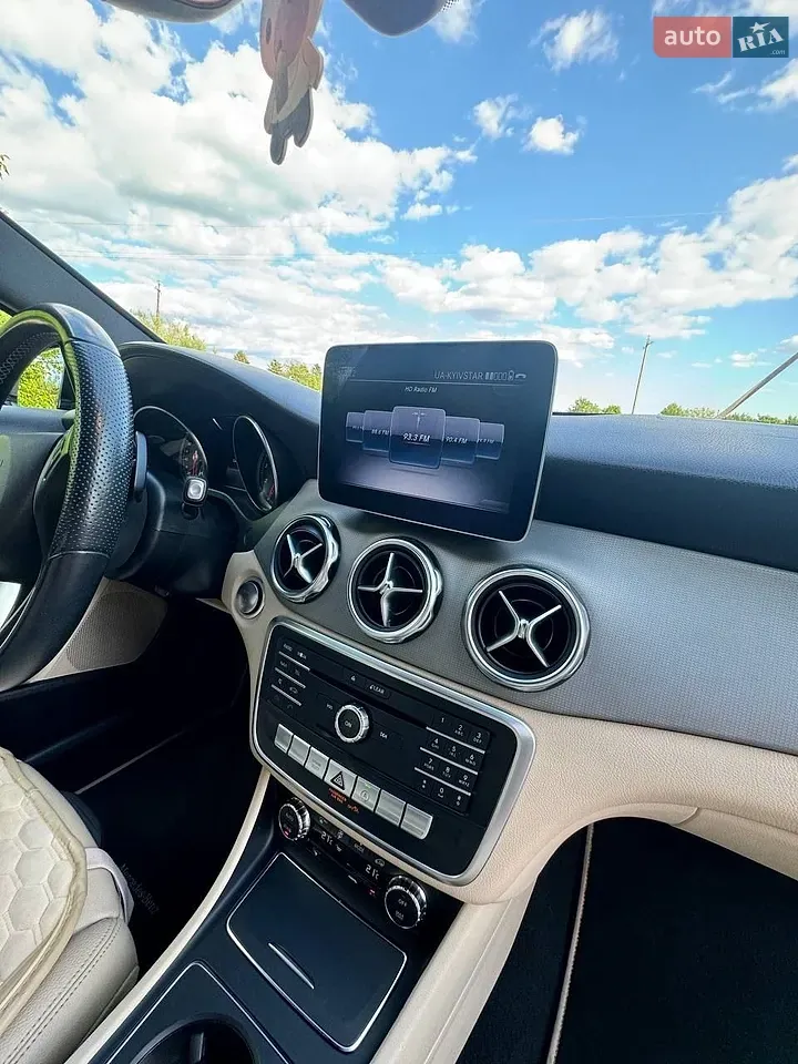 Mercedes-Benz Gla Class 2019 photo 2
