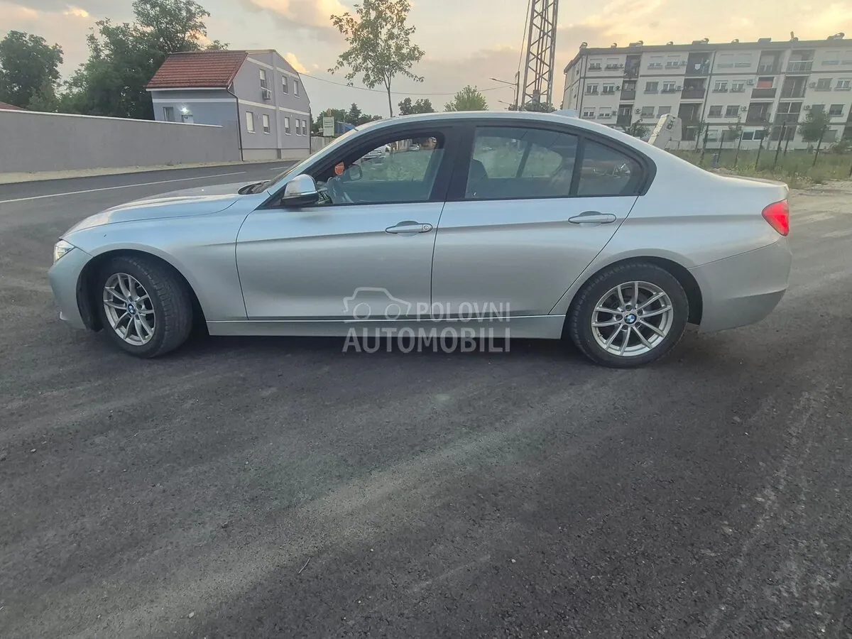 BMW 318 2012 photo 5