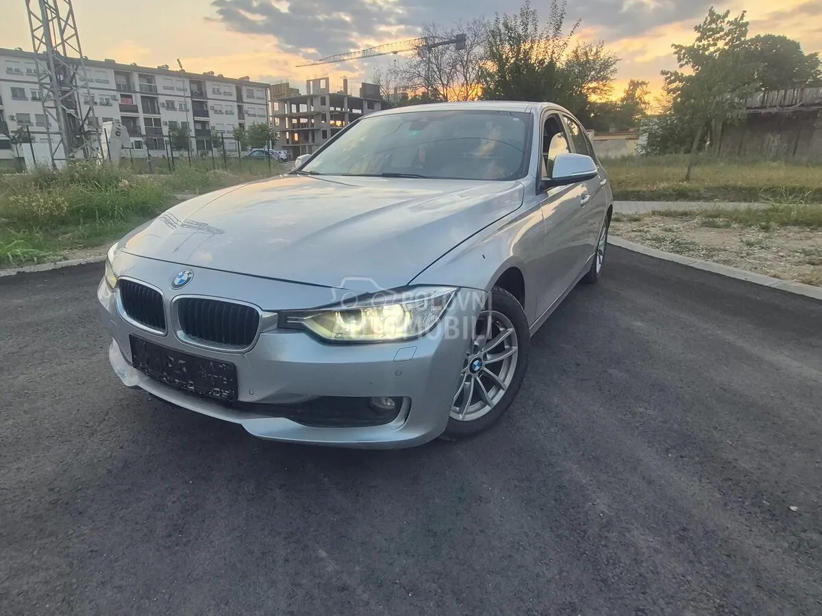 BMW 318 2012 photo 3