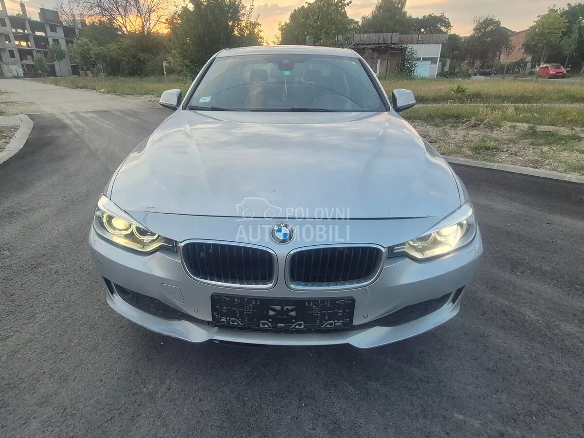 BMW 318 2012 photo 4