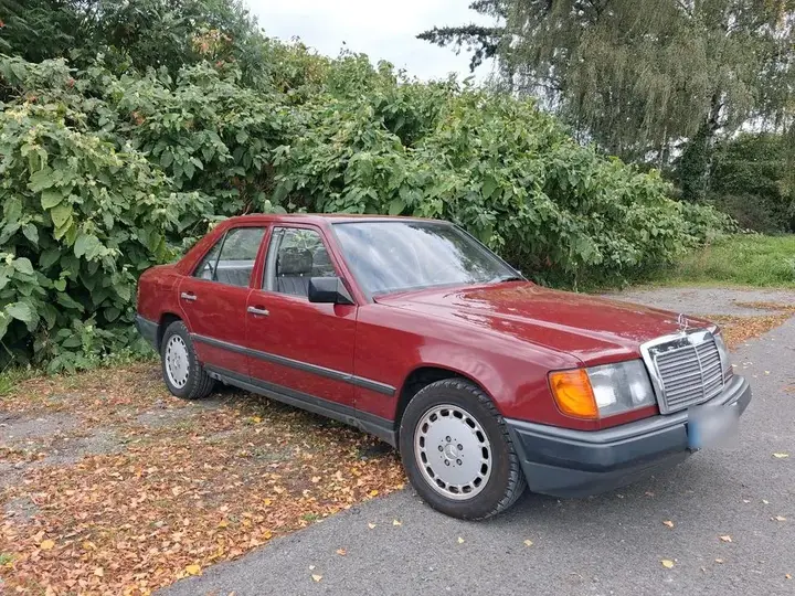 Mercedes-Benz 200 D