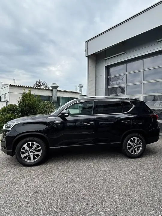 KG Mobility Rexton photo 2