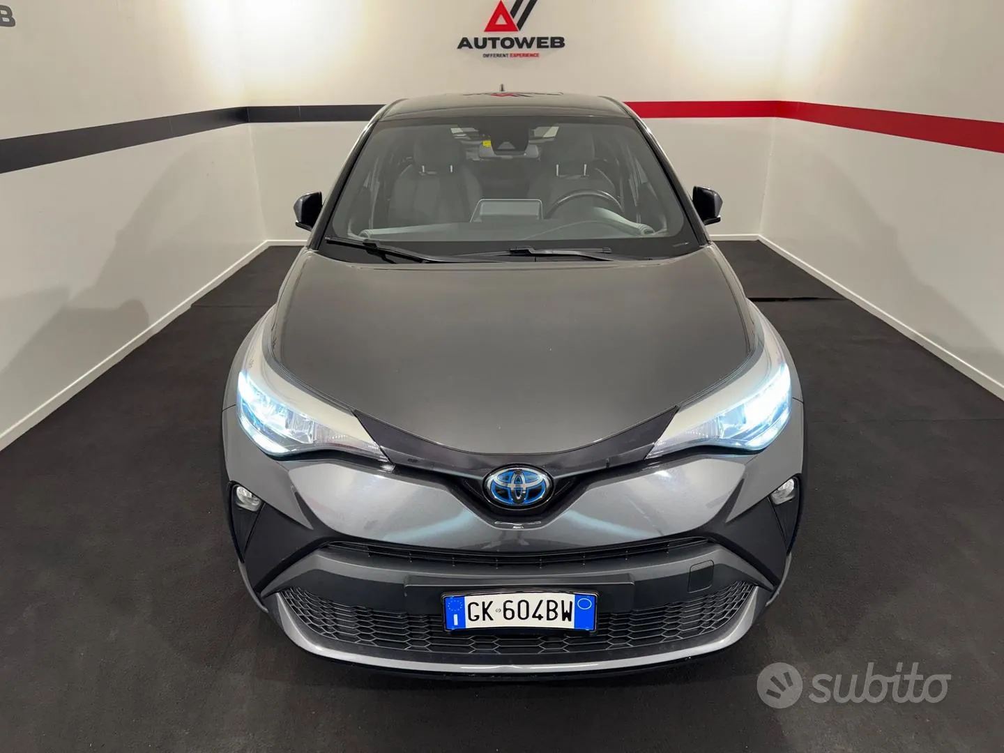 Toyota C-Hr 2022 photo 2