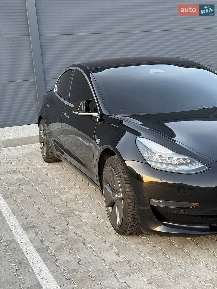 Tesla Model 3 2018 photo 2