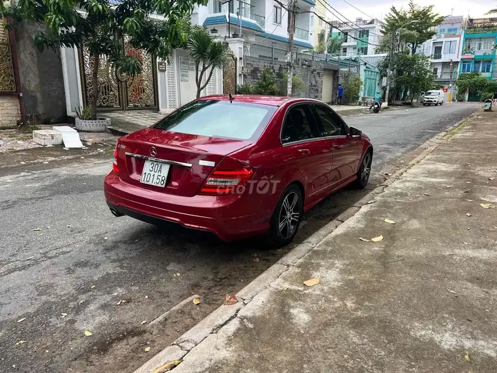 Mercedes-Benz C-Class photo 3
