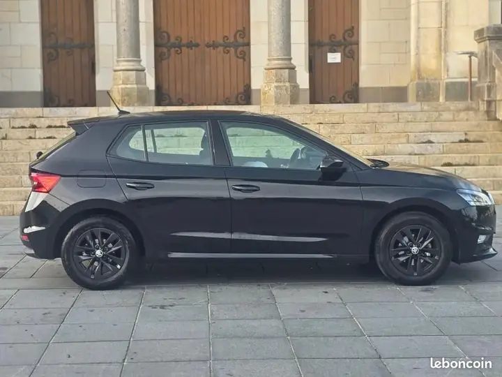 Skoda Fabia 2022 photo 4