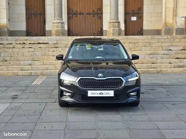 Skoda Fabia 2022 photo 2