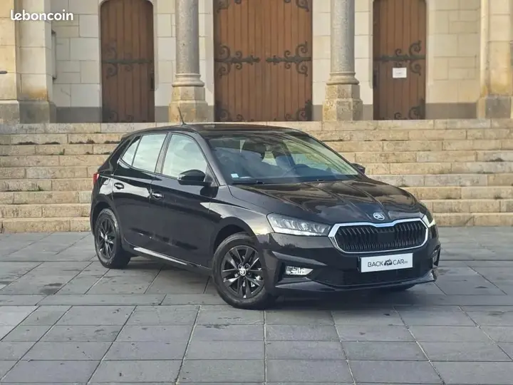 Skoda Fabia 2022 photo 3