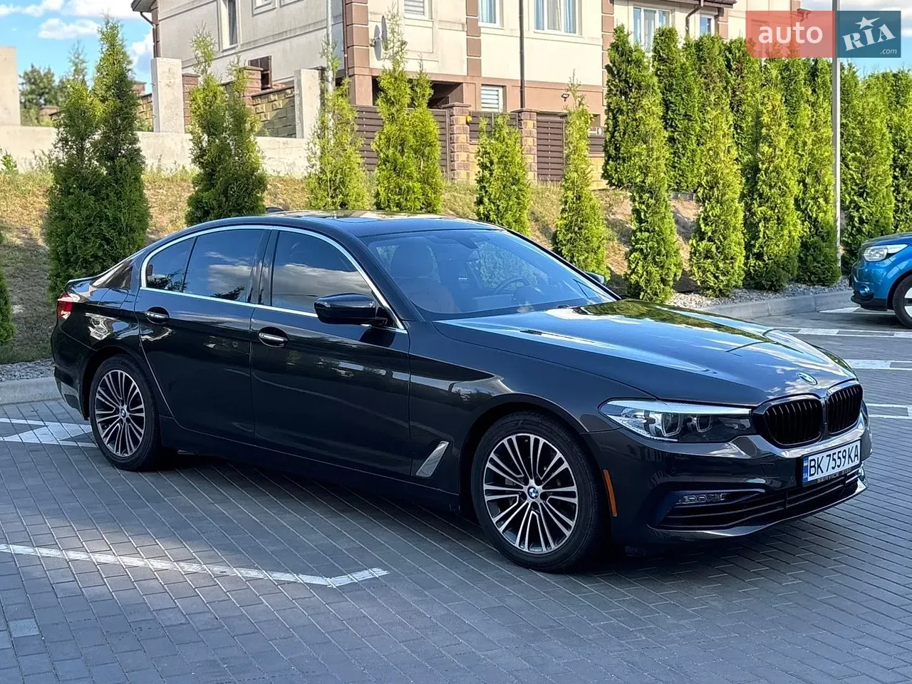 BMW 5 Series 2017 photo 2