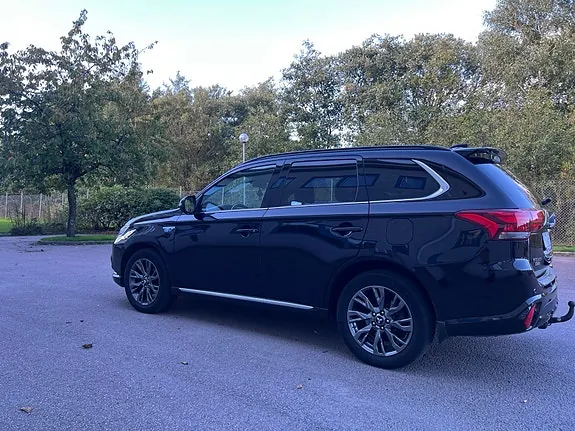Mitsubishi Outlander 2018 photo 2