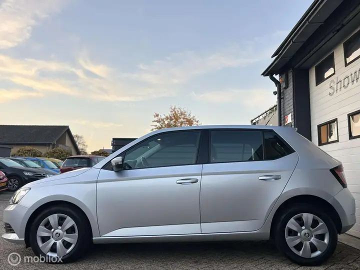 Skoda Fabia 2015 photo 4