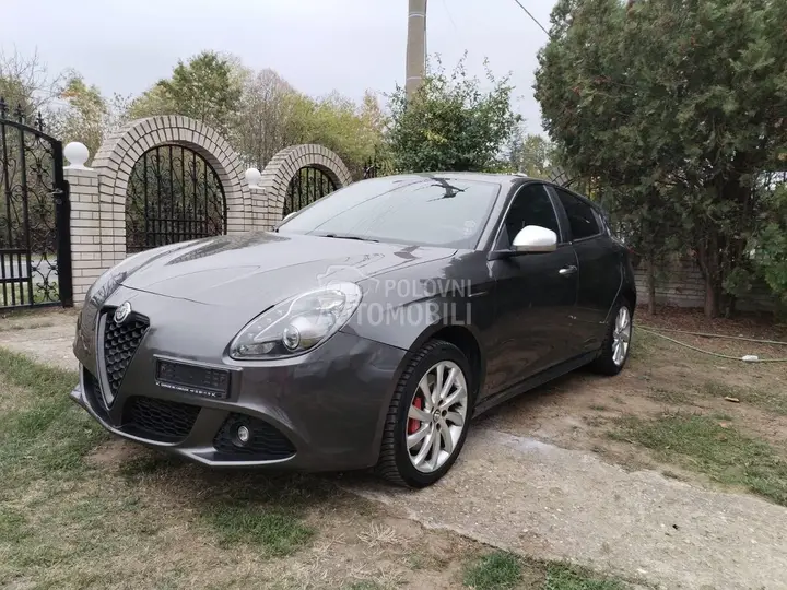 Alfa Romeo Giulietta 2011 photo 4