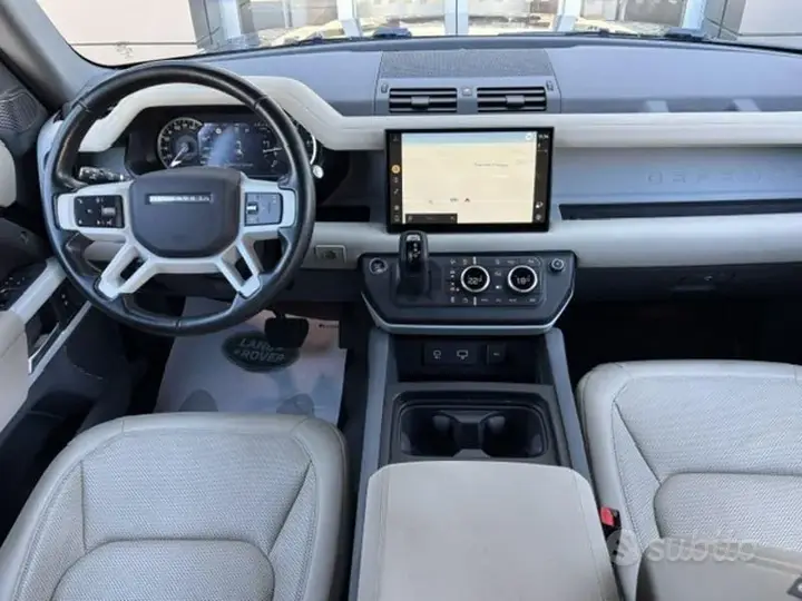 Land Rover Defender 2022 photo 4